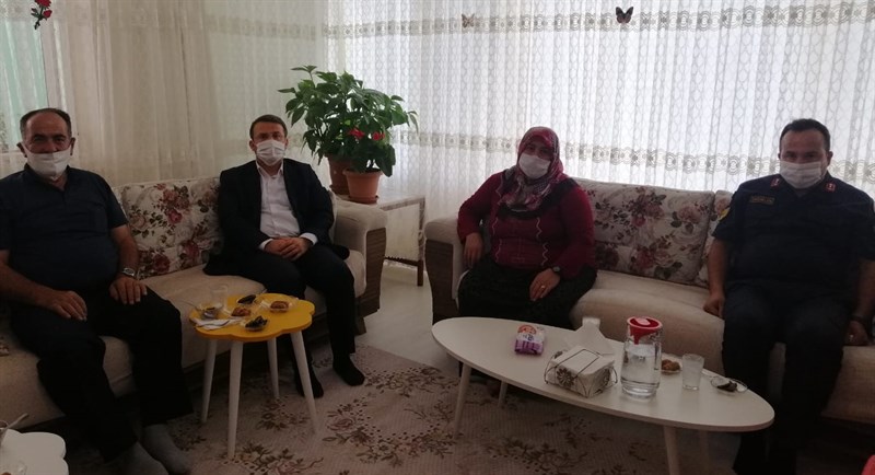 Kaymakam Çimşit, Kurban Bayramı Dolayısıyla Şehit Tuncay Arslan Ailesini Ziyareti