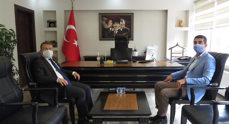 Elmalı İlçe Kaymakamı Harun Kazez, İlçemiz Kaymakamı Ömer Çimşit i Makamında Ziyaret etti.