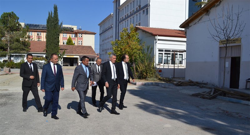 AHENK Projesi kapsamında Mesude – Erol Memioğlu Mesleki ve Teknik Anadolu Lisesi ziyaret etti
