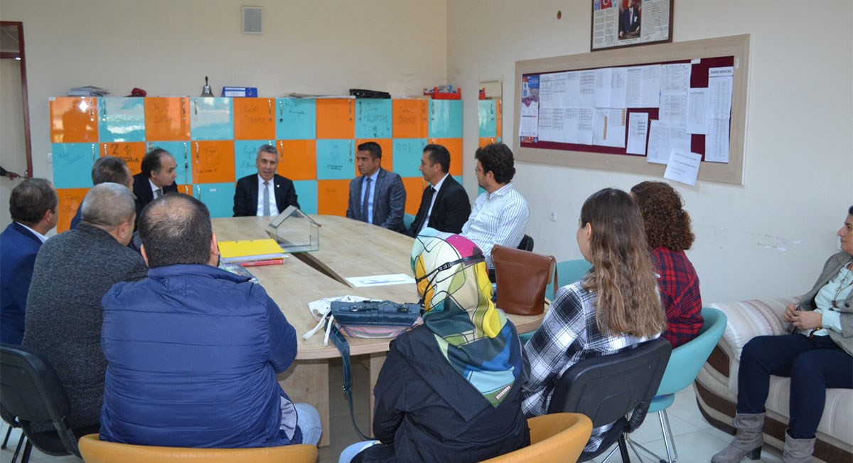 AHENK Projesi kapsamında Mesude – Erol Memioğlu Mesleki ve Teknik Anadolu Lisesi ziyaret etti