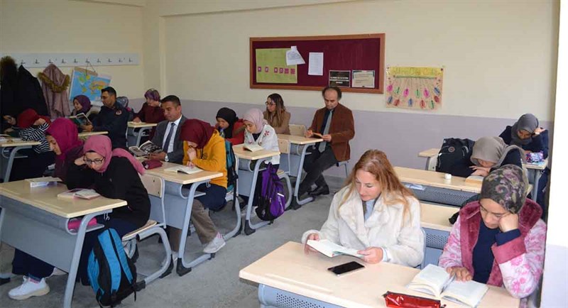 İlçe Kaymakamı Sezgin Üçüncü AHENK Projesi kapsamında Korkuteli Hasan Özdemirci Kız Anadolu İmam hatip lisesini ziyareti